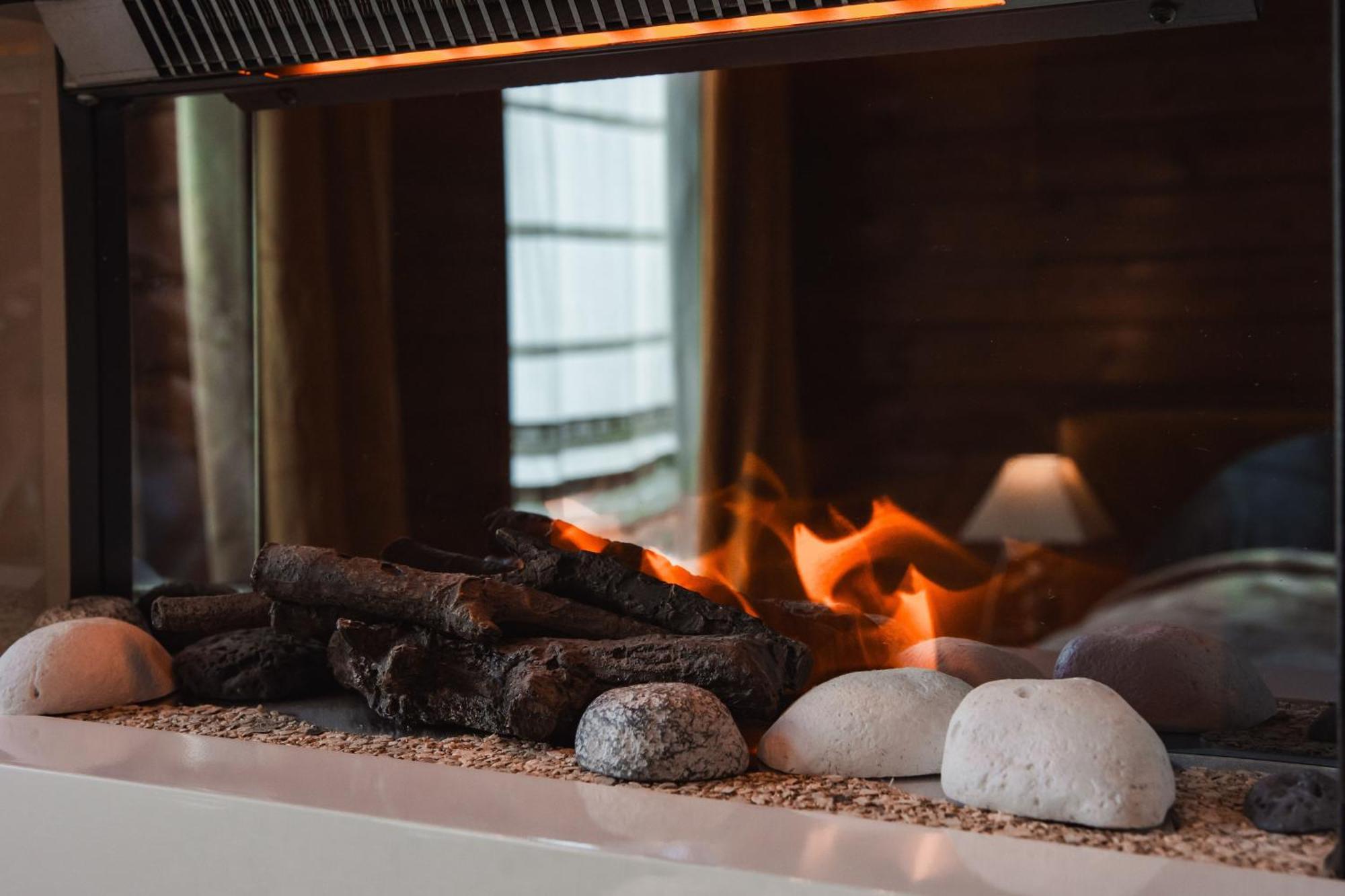 Maison D'Hote Les Notes Endormies Suite Le Refuge Walcourt Екстериор снимка