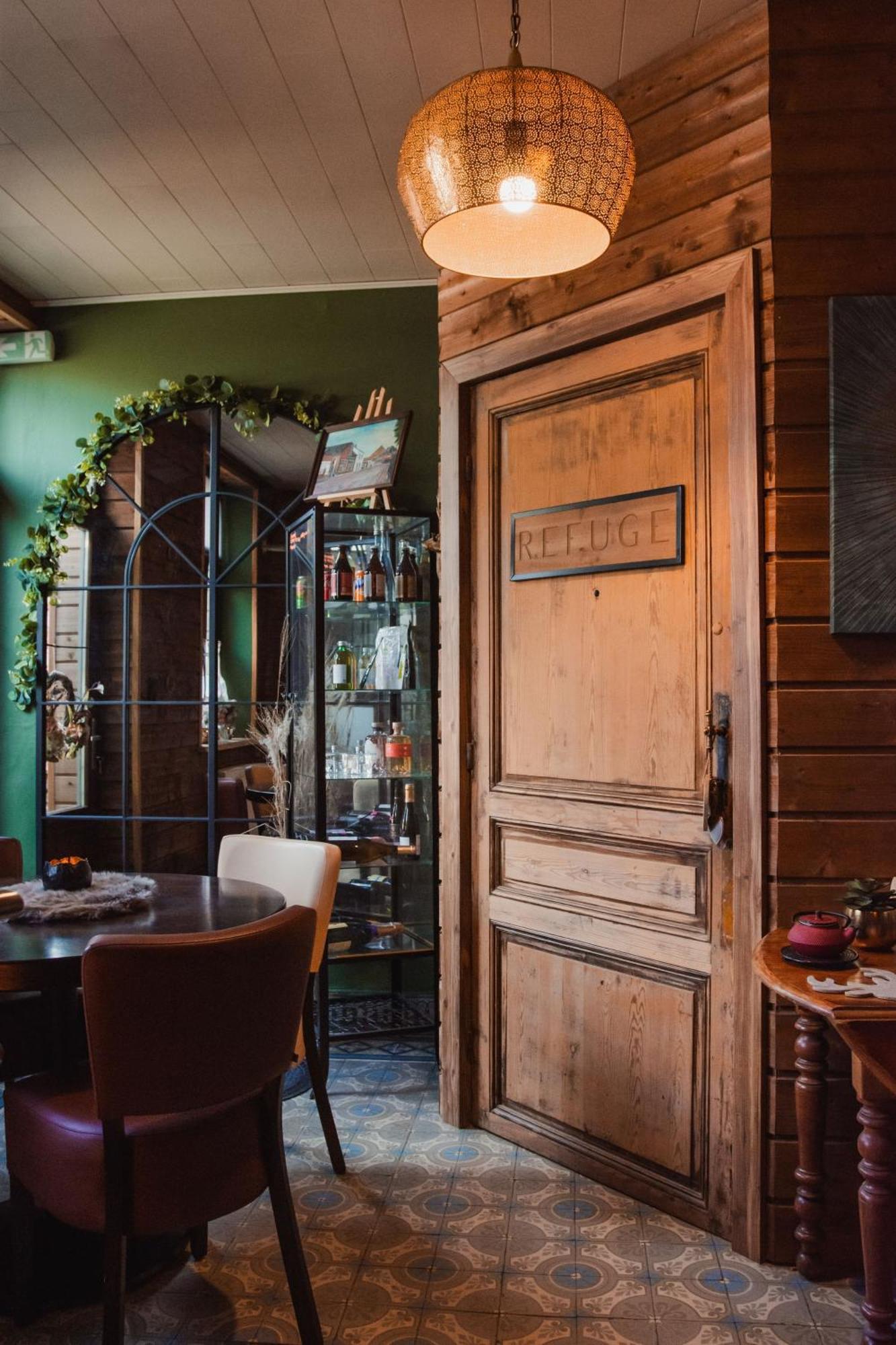 Maison D'Hote Les Notes Endormies Suite Le Refuge Walcourt Екстериор снимка