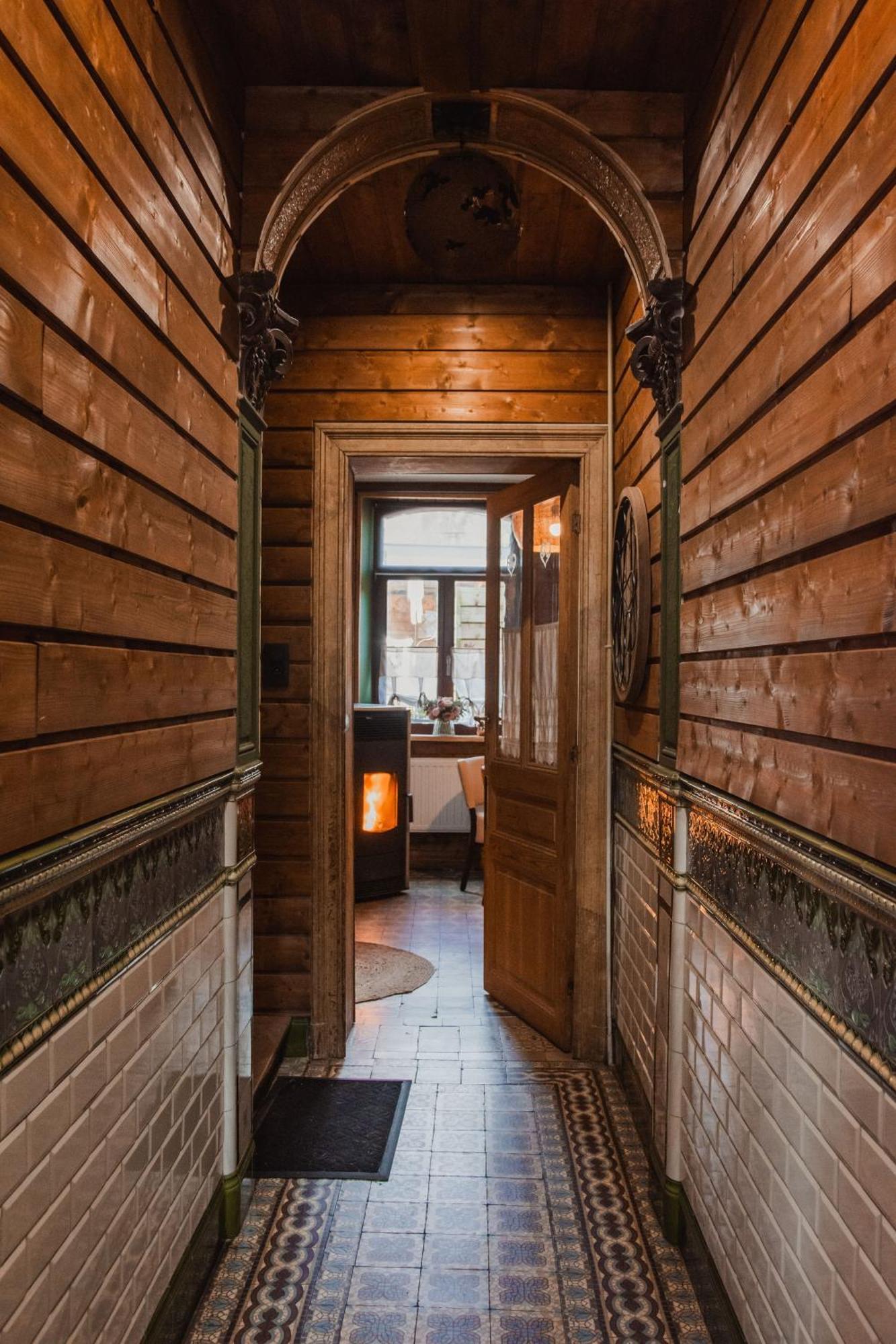 Maison D'Hote Les Notes Endormies Suite Le Refuge Walcourt Екстериор снимка
