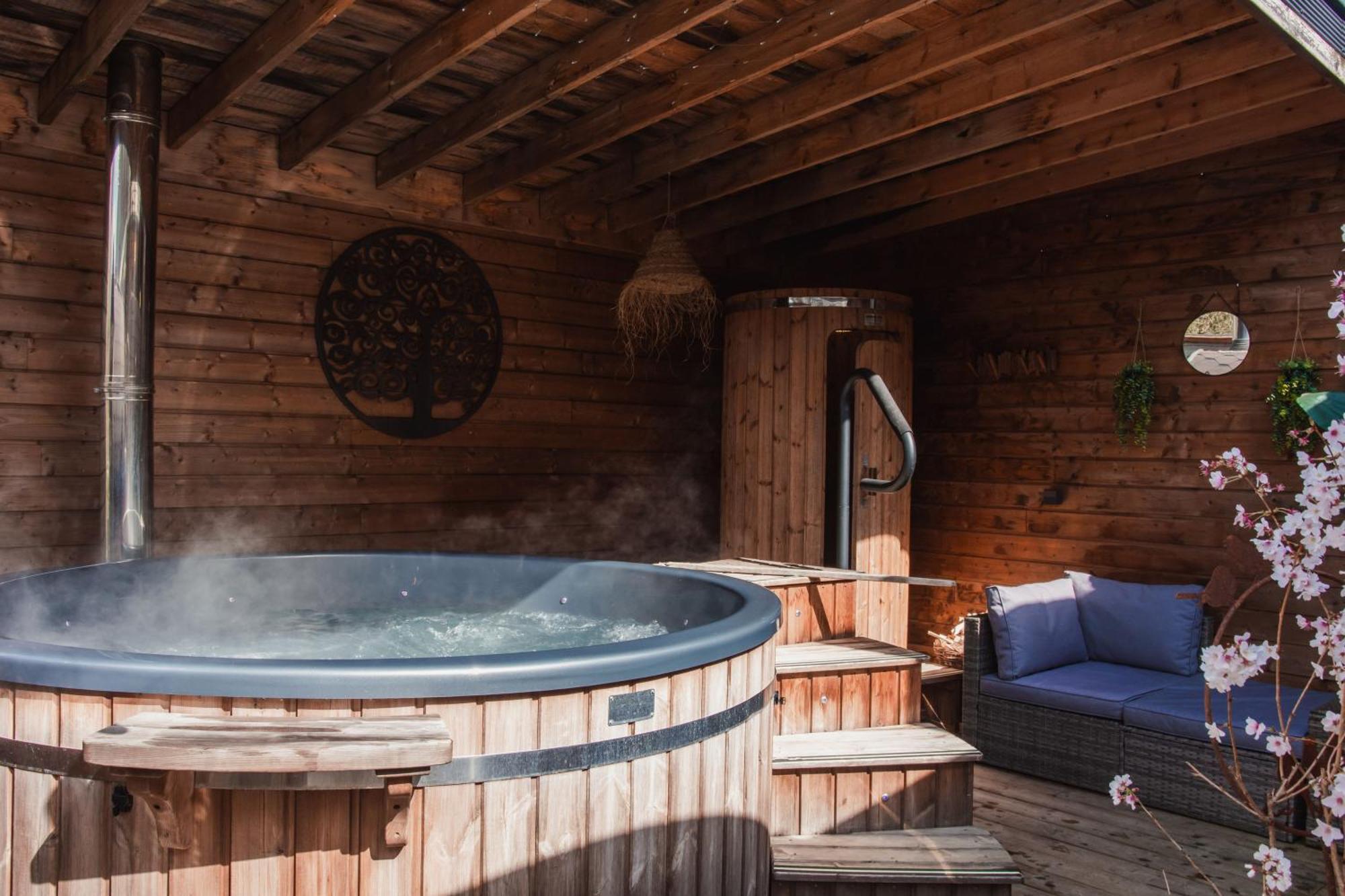 Maison D'Hote Les Notes Endormies Suite Le Refuge Walcourt Екстериор снимка