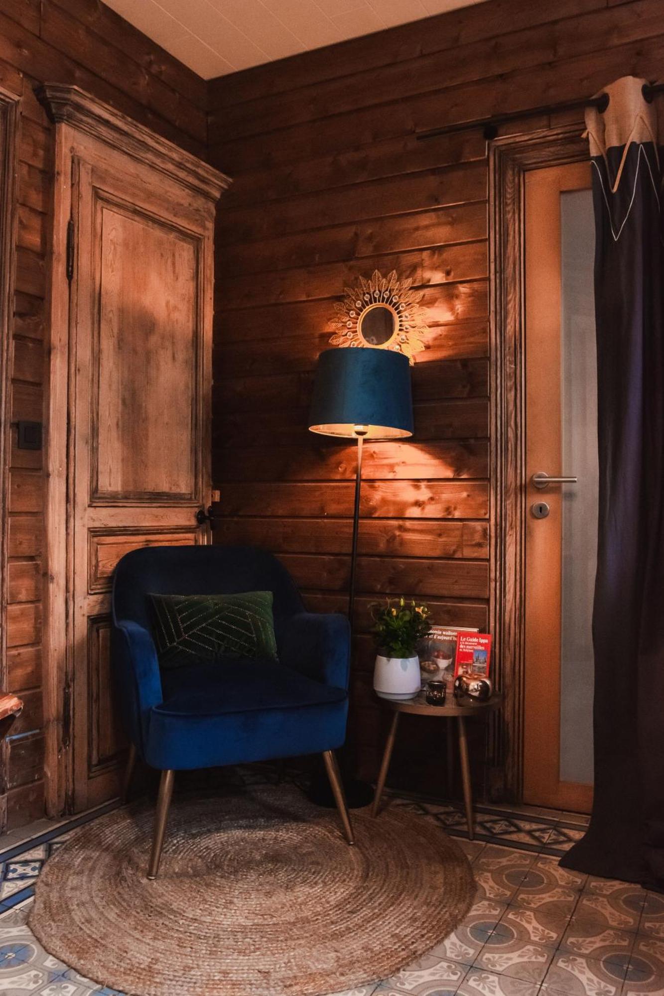 Maison D'Hote Les Notes Endormies Suite Le Refuge Walcourt Екстериор снимка